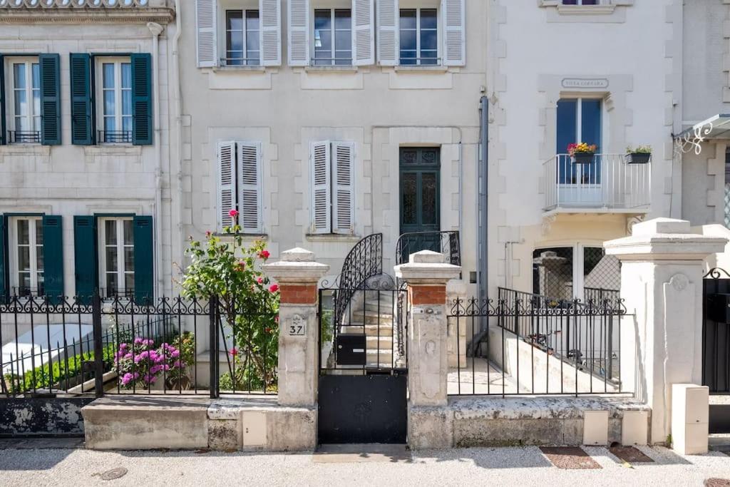 Superbe Appartement Facon Loft A 2 Pas Du Centre ! La Rochelle  Buitenkant foto