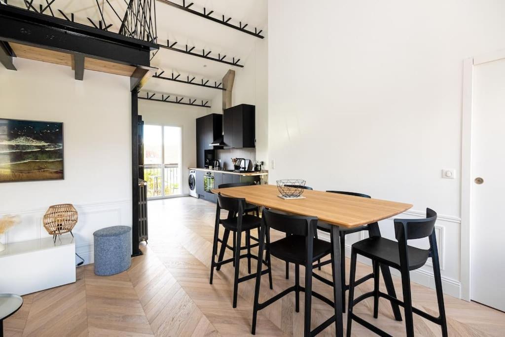 Superbe Appartement Facon Loft A 2 Pas Du Centre ! La Rochelle  Buitenkant foto