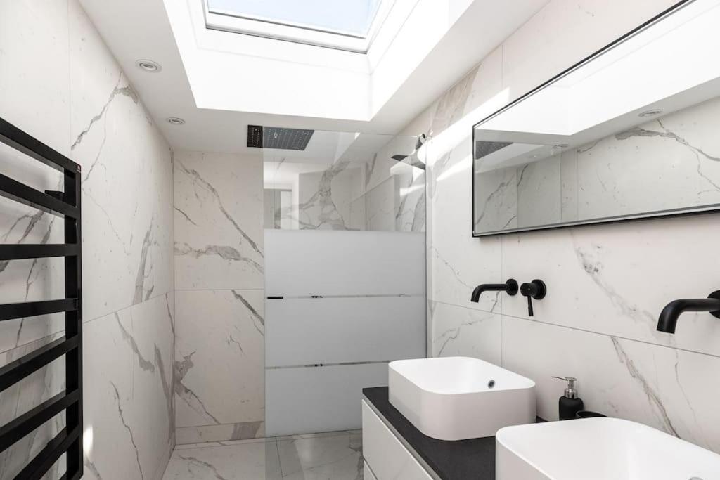 Superbe Appartement Facon Loft A 2 Pas Du Centre ! La Rochelle  Buitenkant foto