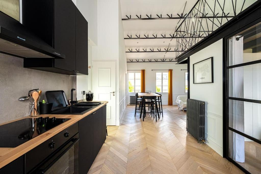 Superbe Appartement Facon Loft A 2 Pas Du Centre ! La Rochelle  Buitenkant foto